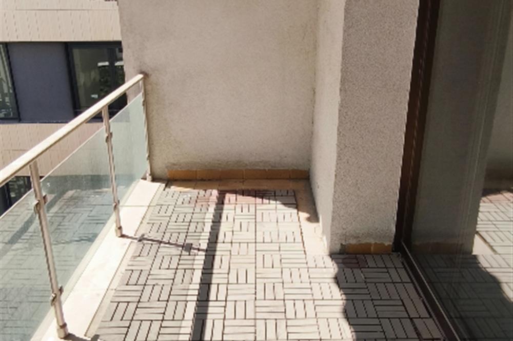 Fenerbahçe'de Bağdat Caddesi Üzerinde Geniş Kiralık Daire