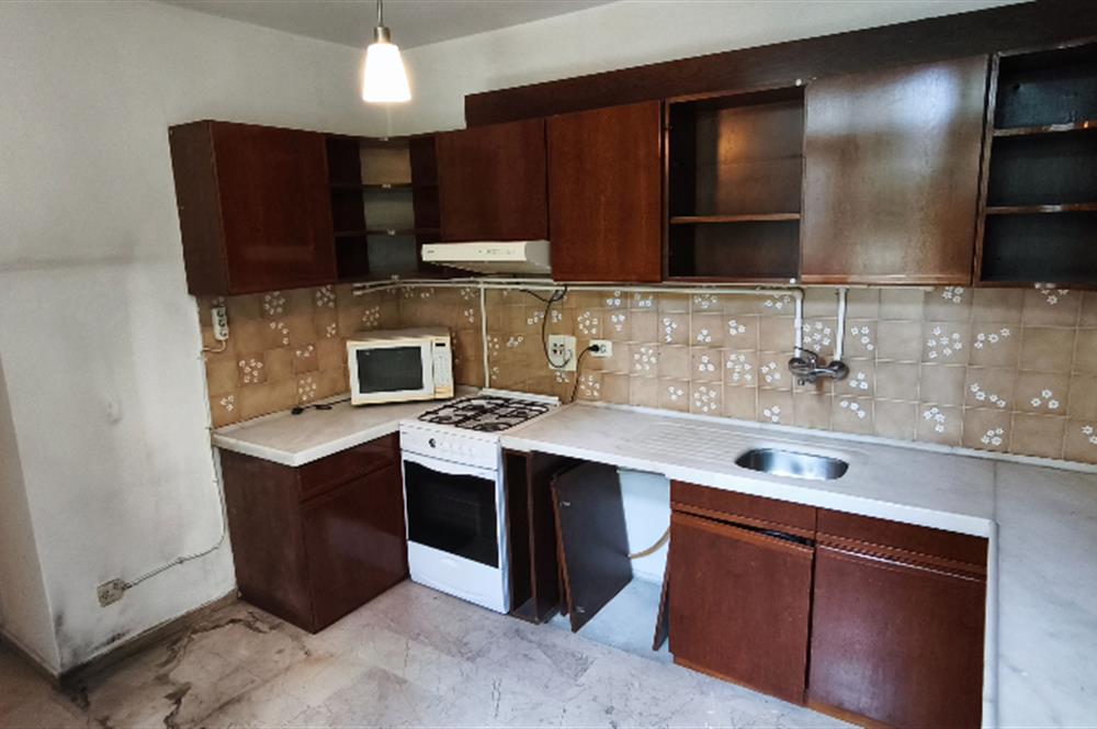 Fenerbahçe'de Bağdat Caddesi Üzerinde Geniş Kiralık Daire