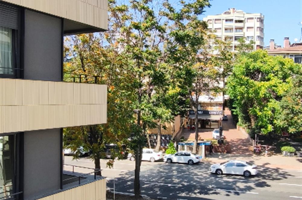 Fenerbahçe'de Bağdat Caddesi Üzerinde Geniş Kiralık Daire