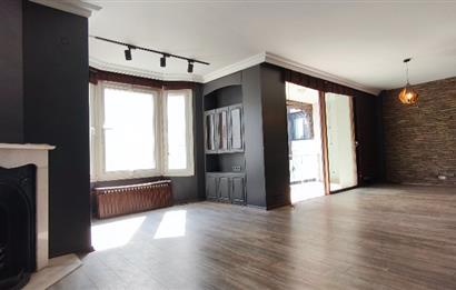 Fenerbahçe'de Bağdat Caddesi Üzerinde Geniş Kiralık Daire