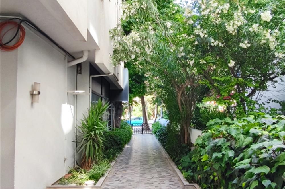 Fenerbahçe'de Bağdat Caddesi Üzerinde Geniş Kiralık Daire