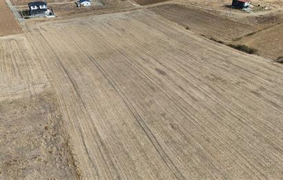 GELİBOLU ADİLHAN KÖYÜNDE DENİZE YAKIN SATILIK ARSA