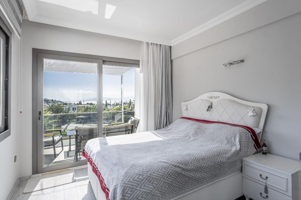 Bodrum Umurca'da Deniz Manzaralı Özel Bahçeli Satılık 3+1 Villa