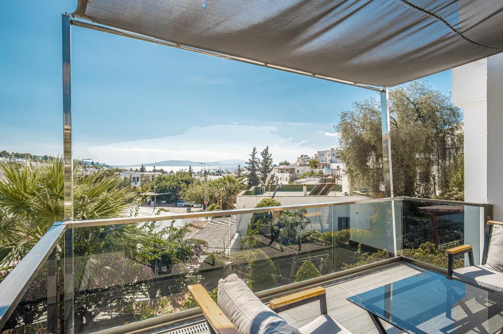 Bodrum Umurca'da Deniz Manzaralı Özel Bahçeli Satılık 3+1 Villa