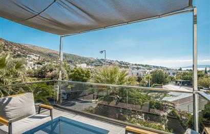 Bodrum Umurca'da Deniz Manzaralı Özel Bahçeli Satılık 3+1 Villa