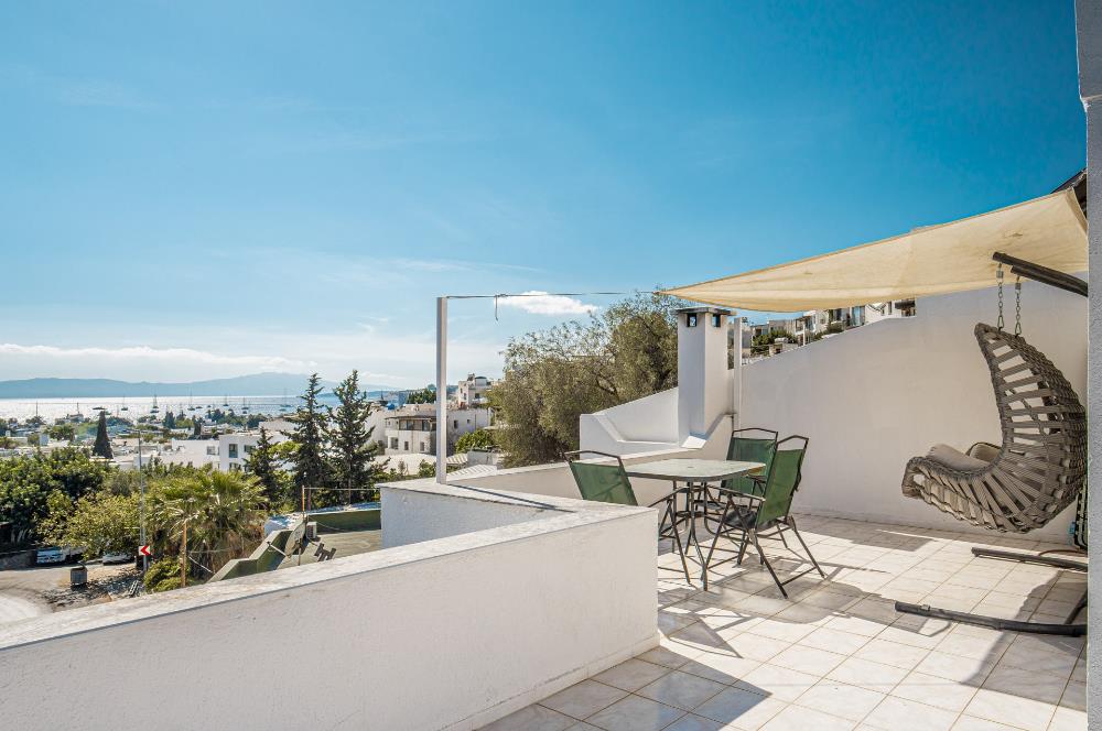 Bodrum Umurca'da Deniz Manzaralı Özel Bahçeli Satılık 3+1 Villa