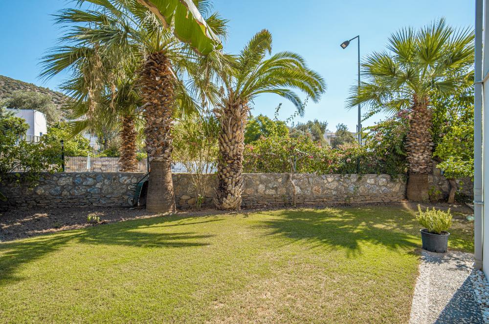 Bodrum Umurca'da Deniz Manzaralı Özel Bahçeli Satılık 3+1 Villa