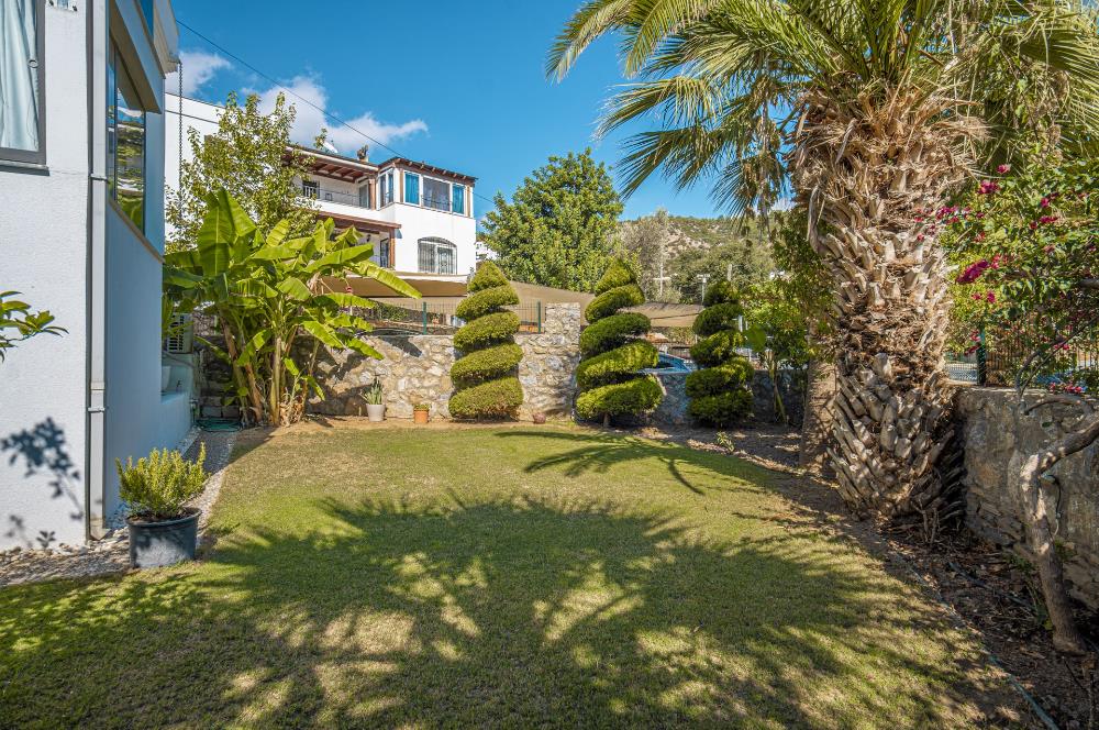 Bodrum Umurca'da Deniz Manzaralı Özel Bahçeli Satılık 3+1 Villa
