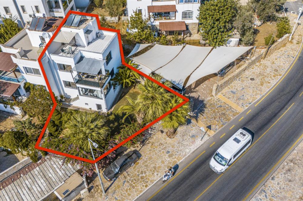 Bodrum Umurca'da Deniz Manzaralı Özel Bahçeli Satılık 3+1 Villa