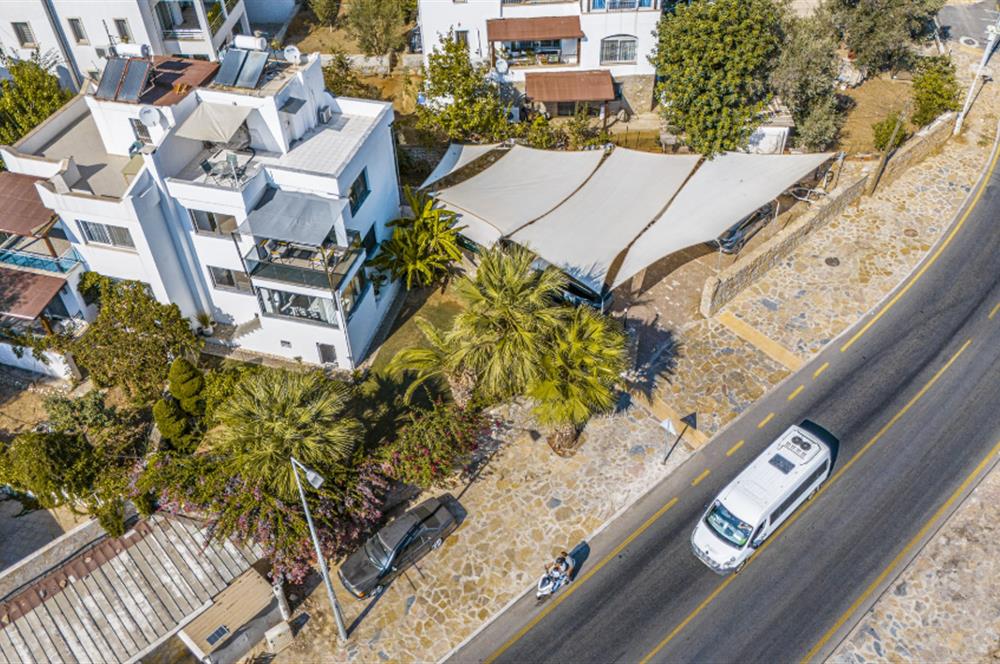 Bodrum Umurca'da Deniz Manzaralı Özel Bahçeli Satılık 3+1 Villa
