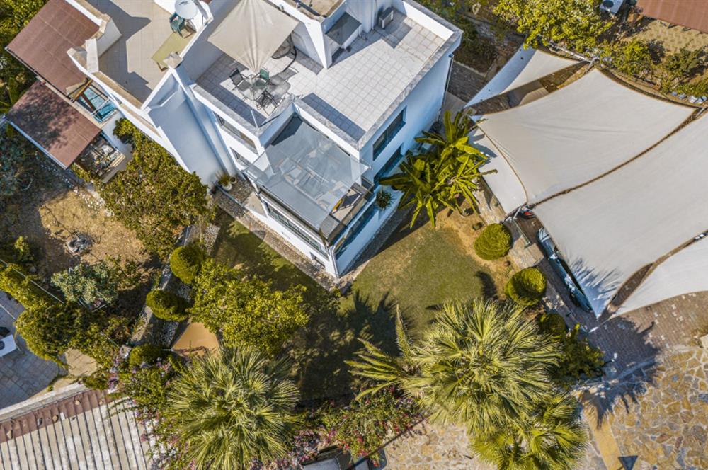 Bodrum Umurca'da Deniz Manzaralı Özel Bahçeli Satılık 3+1 Villa