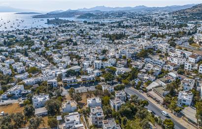 Bodrum Umurca'da Deniz Manzaralı Özel Bahçeli Satılık 3+1 Villa
