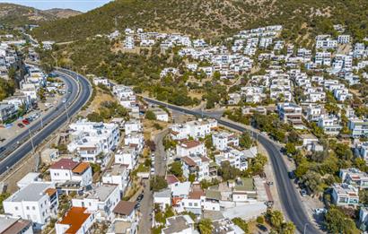 Bodrum Umurca'da Deniz Manzaralı Özel Bahçeli Satılık 3+1 Villa