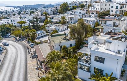 Bodrum Umurca'da Deniz Manzaralı Özel Bahçeli Satılık 3+1 Villa