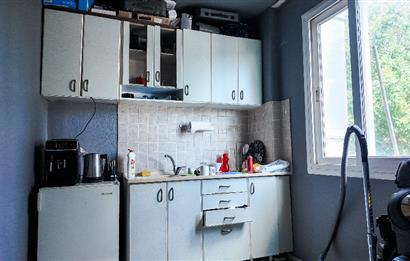 BODRUM KONACIKTA ANA CADDEYE YAKIN SATILIK 1+1 OFİS