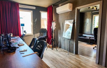 BODRUM KONACIKTA ANA CADDEYE YAKIN SATILIK 1+1 OFİS