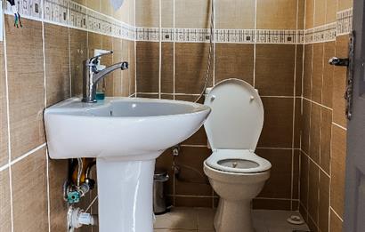 BODRUM KONACIKTA ANA CADDEYE YAKIN SATILIK 1+1 OFİS