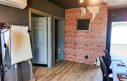 BODRUM KONACIKTA ANA CADDEYE YAKIN SATILIK 1+1 OFİS