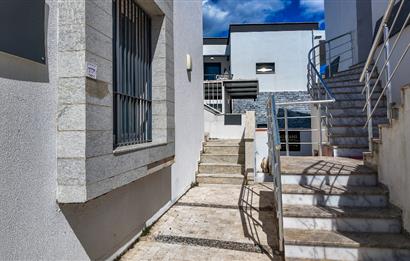 BODRUM KONACIKTA ANA CADDEYE YAKIN SATILIK 1+1 OFİS