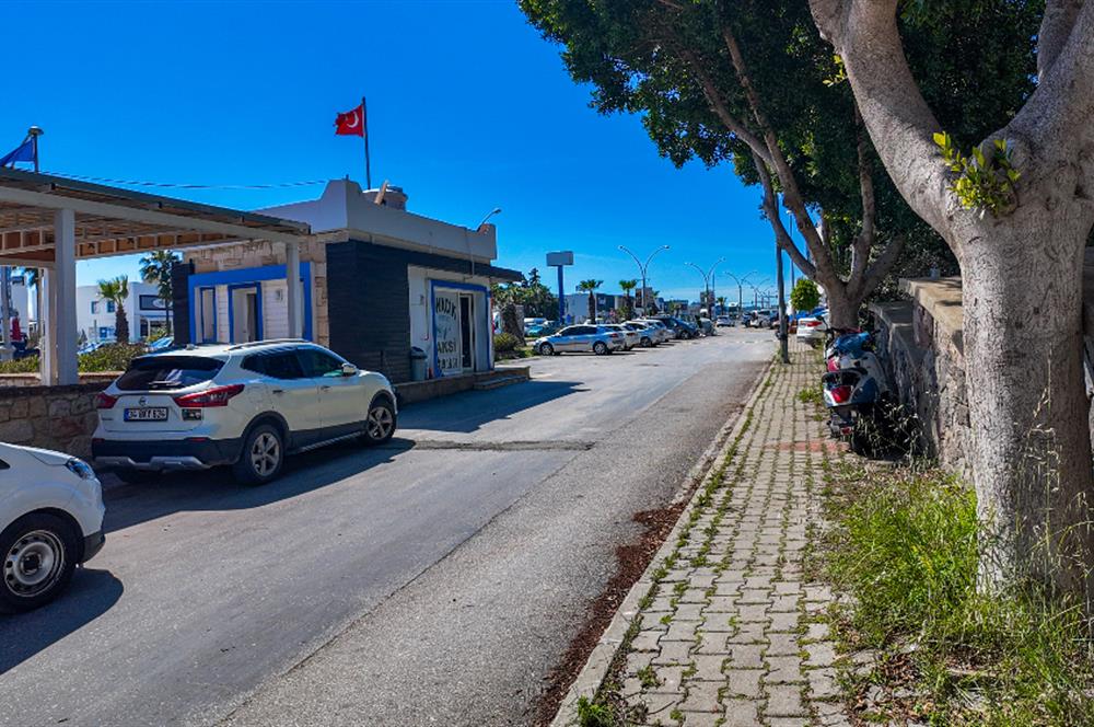 BODRUM KONACIKTA ANA CADDEYE YAKIN SATILIK 1+1 OFİS