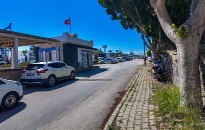 BODRUM KONACIKTA ANA CADDEYE YAKIN SATILIK 1+1 OFİS