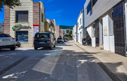 BODRUM KONACIKTA ANA CADDEYE YAKIN SATILIK 1+1 OFİS