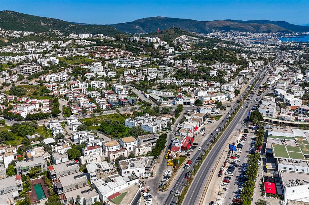 BODRUM KONACIKTA ANA CADDEYE YAKIN SATILIK 1+1 OFİS