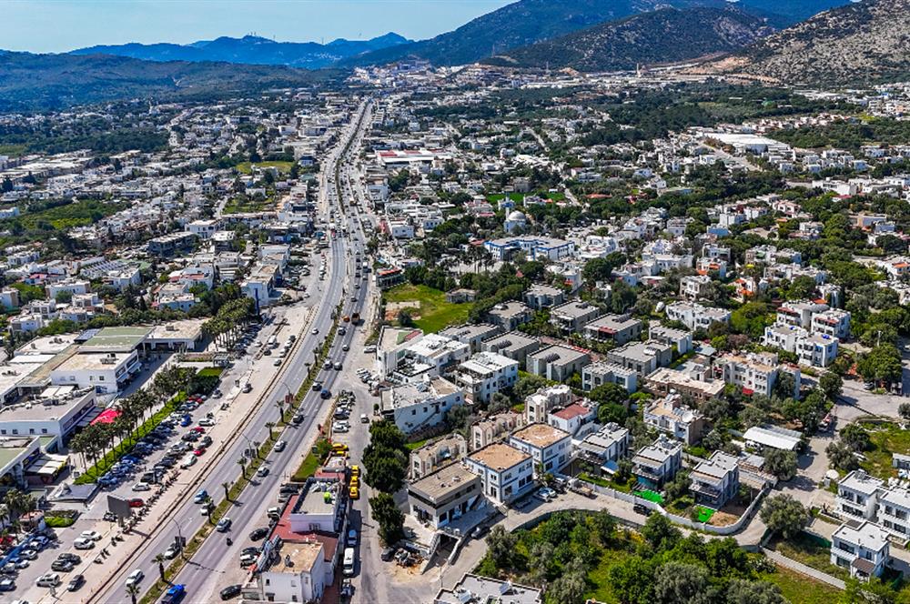 BODRUM KONACIKTA ANA CADDEYE YAKIN SATILIK 1+1 OFİS