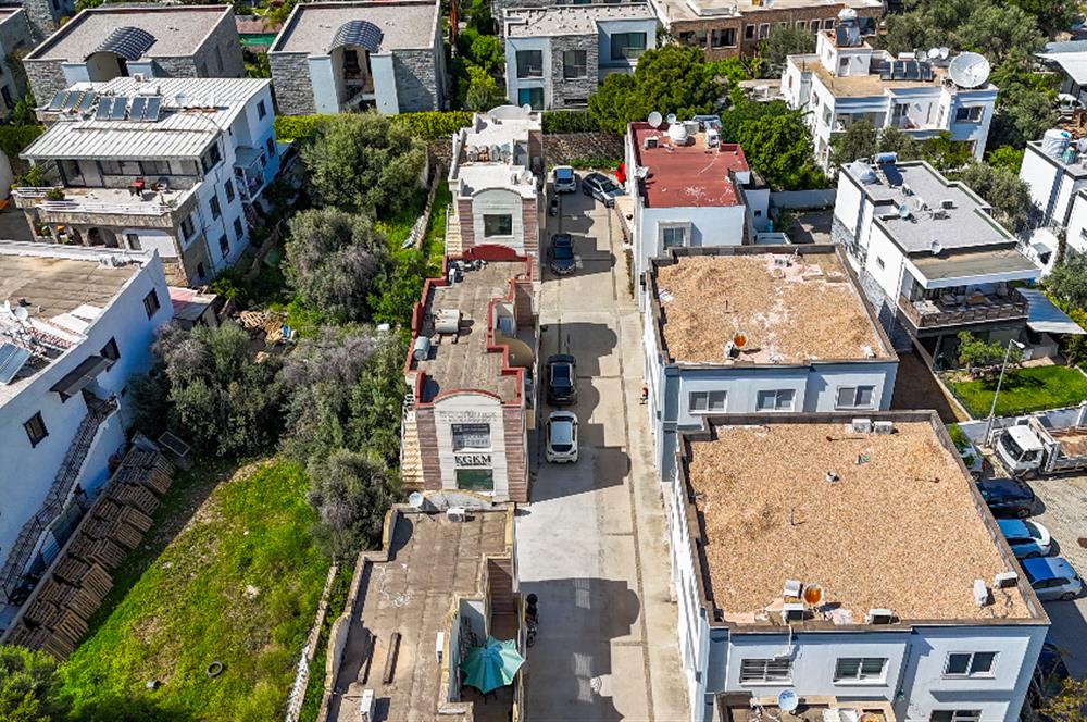 BODRUM KONACIKTA ANA CADDEYE YAKIN SATILIK 1+1 OFİS