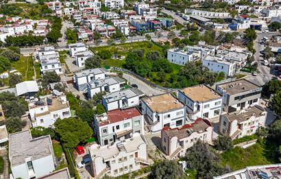 BODRUM KONACIKTA ANA CADDEYE YAKIN SATILIK 1+1 OFİS