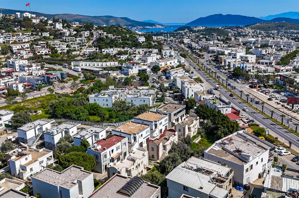 BODRUM KONACIKTA ANA CADDEYE YAKIN SATILIK 1+1 OFİS