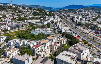 BODRUM KONACIKTA ANA CADDEYE YAKIN SATILIK 1+1 OFİS