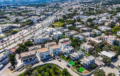 BODRUM KONACIKTA ANA CADDEYE YAKIN SATILIK 1+1 OFİS