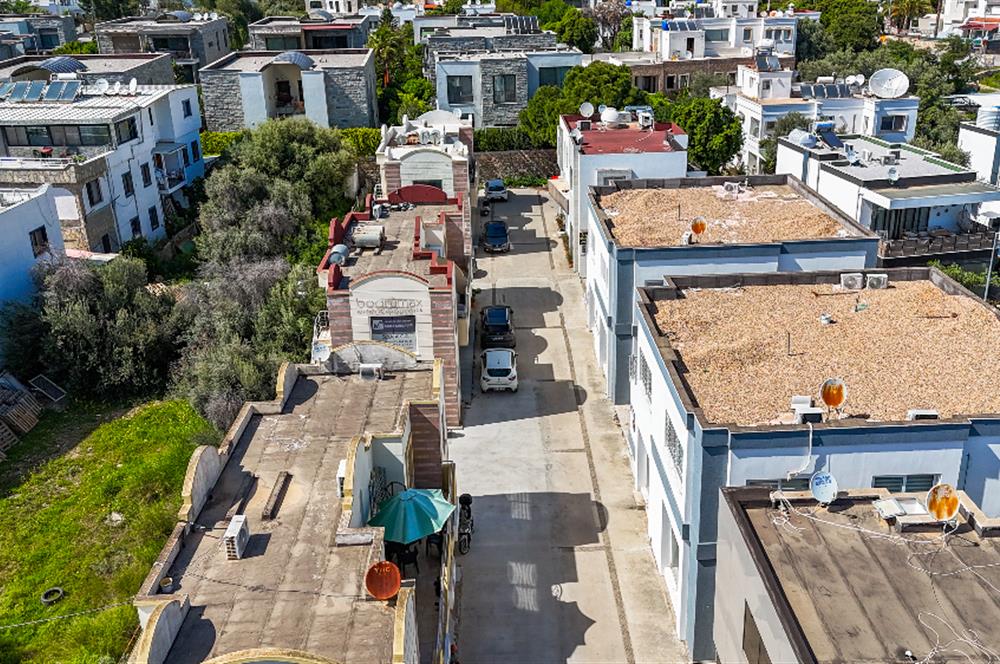 BODRUM KONACIKTA ANA CADDEYE YAKIN SATILIK 1+1 OFİS