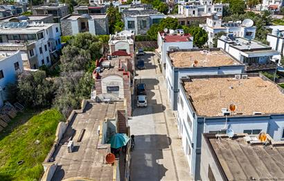 BODRUM KONACIKTA ANA CADDEYE YAKIN SATILIK 1+1 OFİS