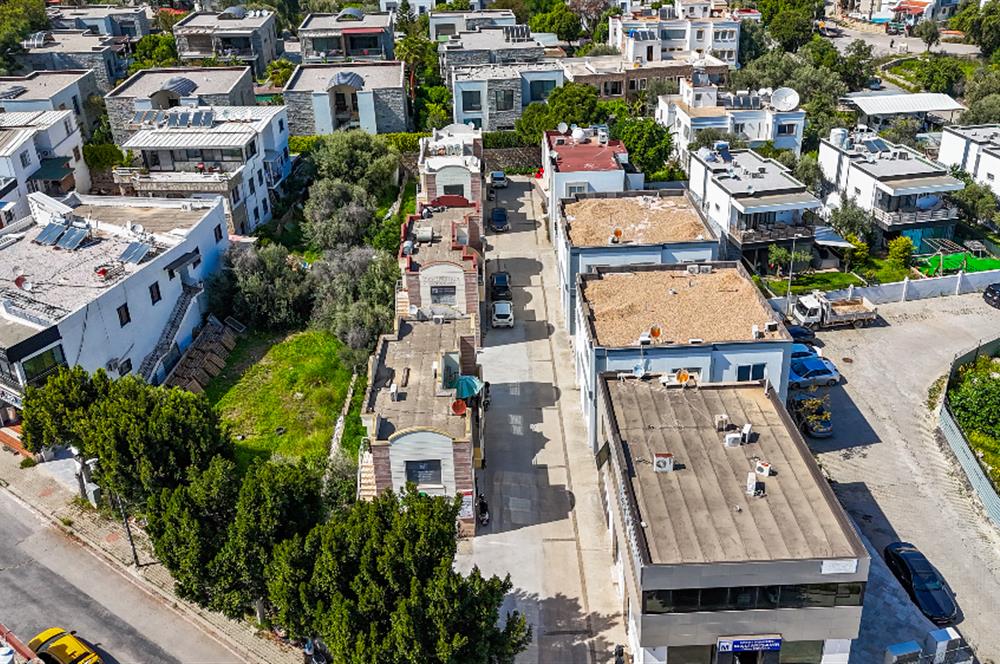 BODRUM KONACIKTA ANA CADDEYE YAKIN SATILIK 1+1 OFİS