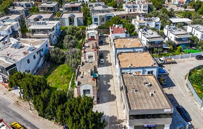 BODRUM KONACIKTA ANA CADDEYE YAKIN SATILIK 1+1 OFİS