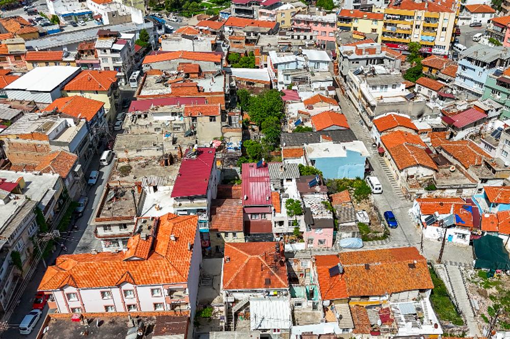 Milas Firuzpaşada Avlulu 2 Katlı Müstakil Ev ve Arsa