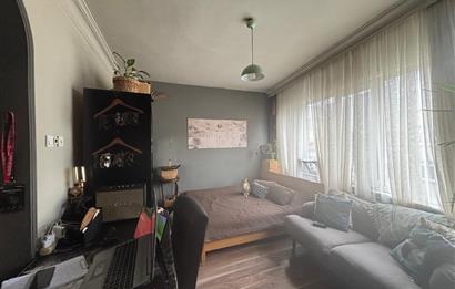 ŞİŞLİ KURTULUŞ CADDESİNDE 2+1 SATILIK DAİRE