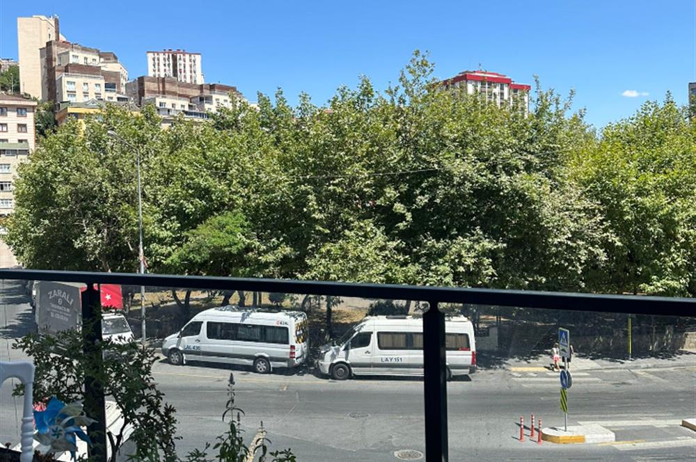 KAĞITHANE MERKEZ MAHALLESİ MEGA 2BLOK'DA 3+1 SATILIK DAİRE