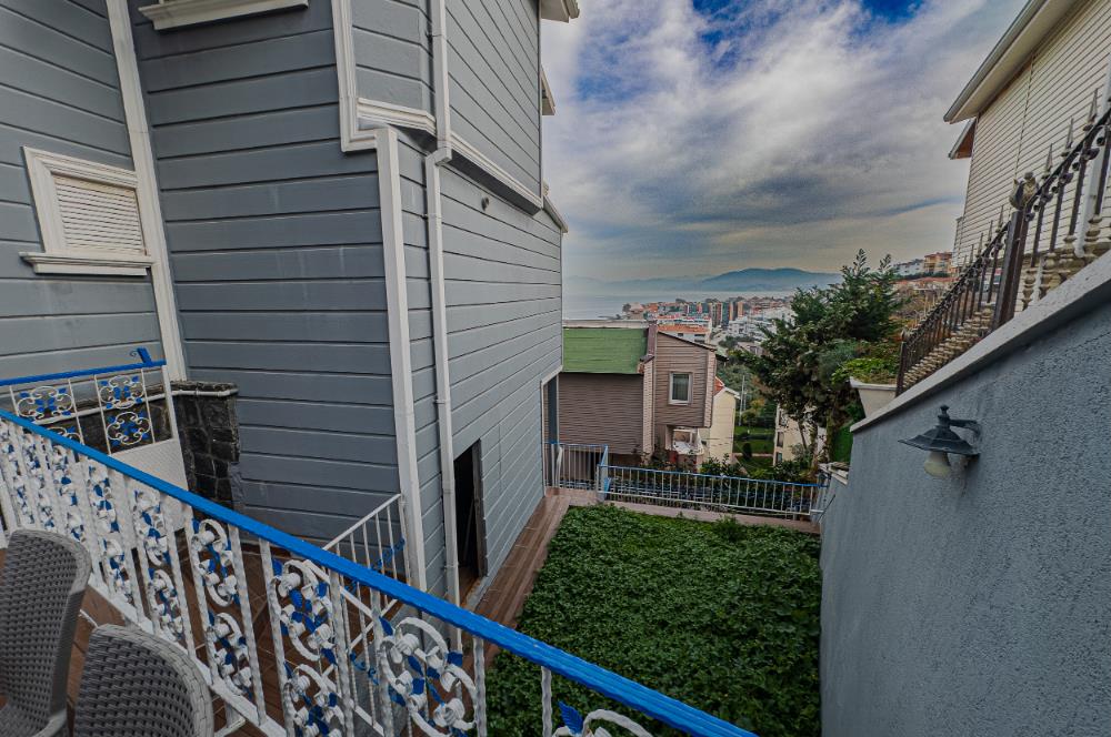 BURSA MUDANYA HALİTPAŞA'DA 5,5 +1 LÜKS SATILIK VİLLA