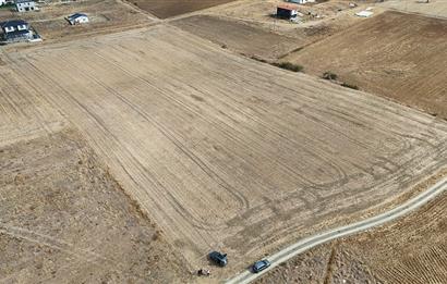 GELİBOLU ADİLHAN KÖYÜNDE DENİZE YAKIN SATILIK ARSA