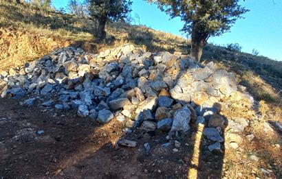 Bodrum Mazı deniz manzaralı, icerisinde kayıtlı ev bulunan satılık tarla