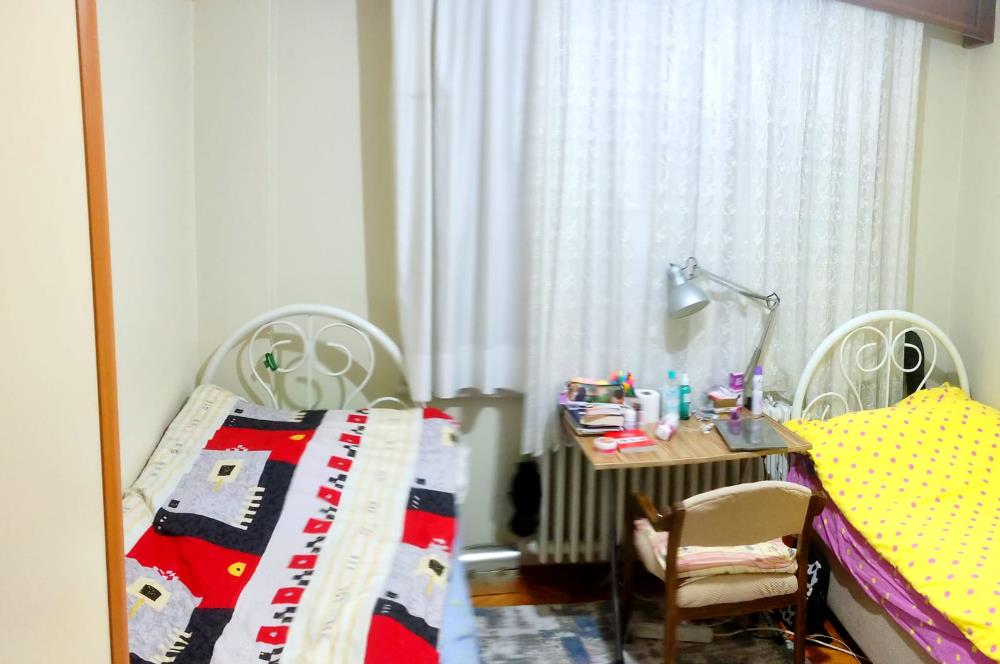 üsküdar merkezde  3 katlı müstakil satılık daire 