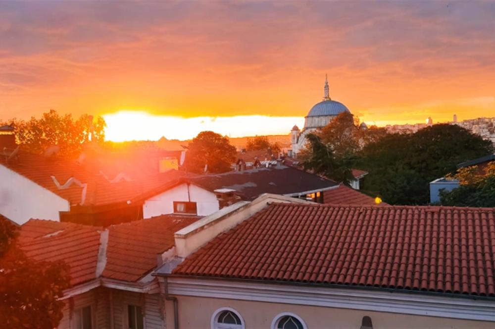 üsküdar merkezde  3 katlı müstakil satılık daire 