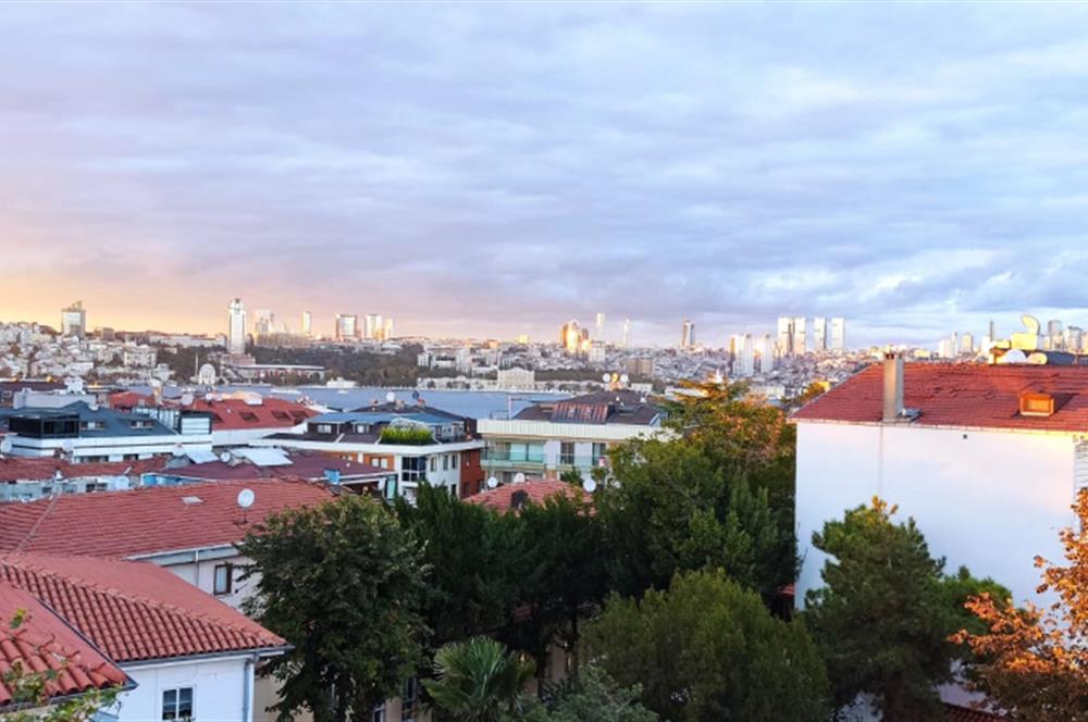 üsküdar merkezde  3 katlı müstakil satılık daire 