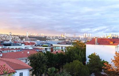 üsküdar merkezde  3 katlı müstakil satılık daire 