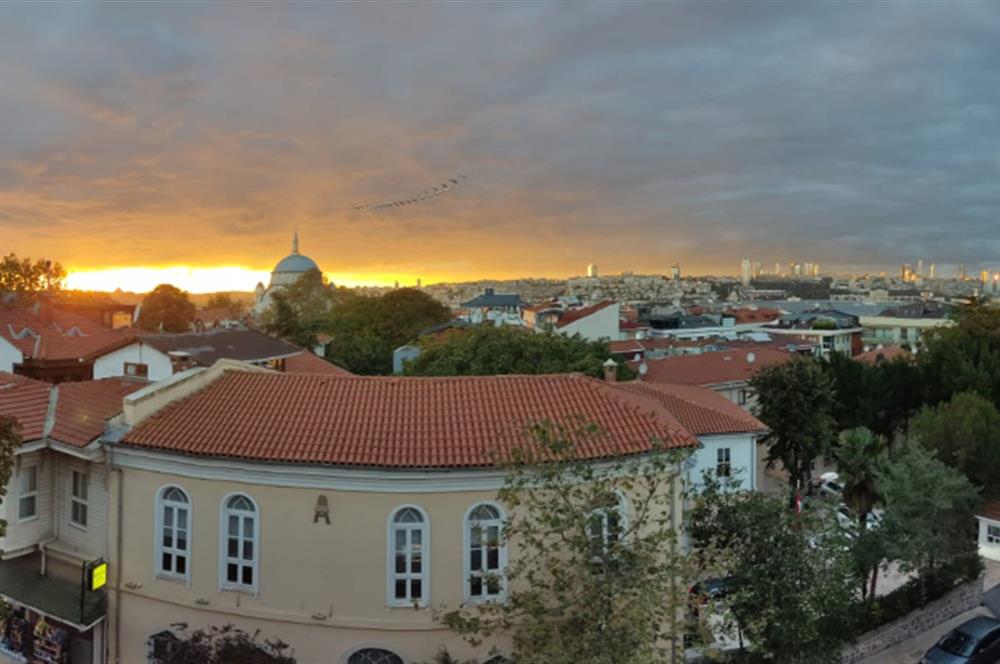 üsküdar merkezde  3 katlı müstakil satılık daire 