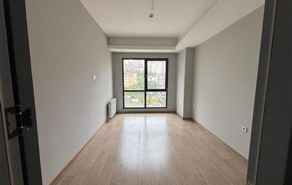 KAĞITHANE MERKEZ MEGA 2 BLOK'TA BOŞ - GENİŞ SATILIK 2+1