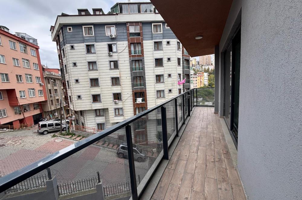 KAĞITHANE MERKEZ MEGA 2 BLOK'TA BOŞ - GENİŞ SATILIK 2+1